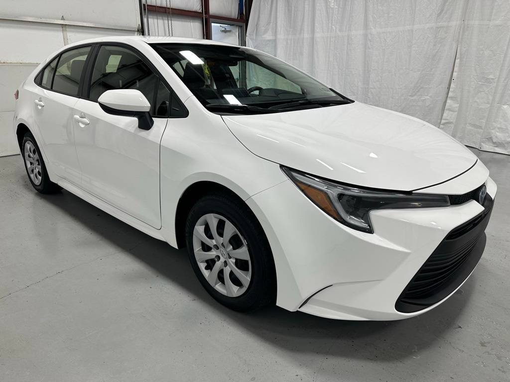 2025 Toyota Corolla Hybrid LE — Sedan — 13,882 mi — Middletown, PA
