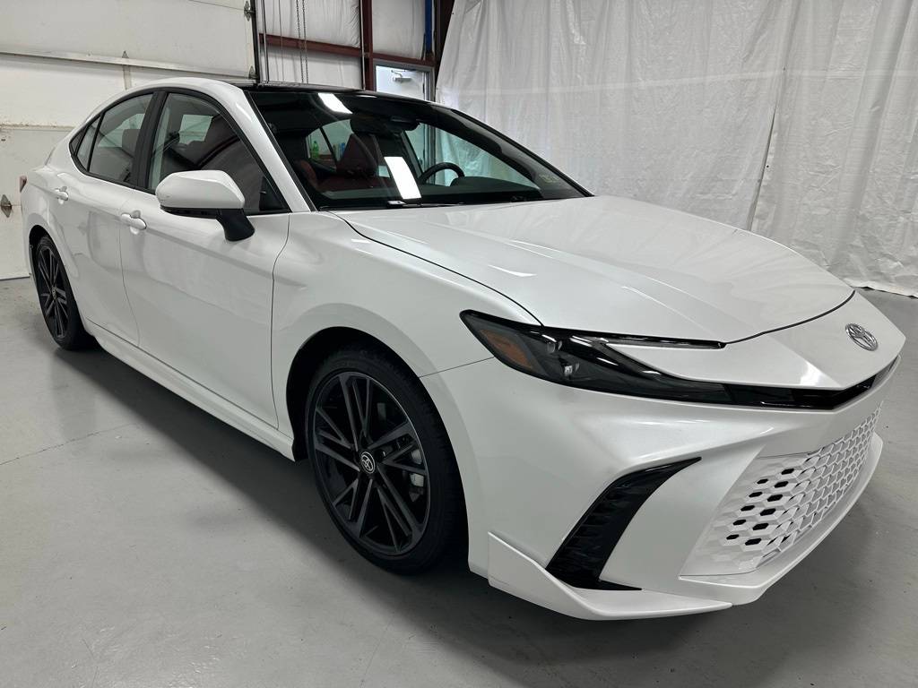 2025 Toyota Camry Hybrid XSE — Sedan — 14,109 mi — Middletown, PA