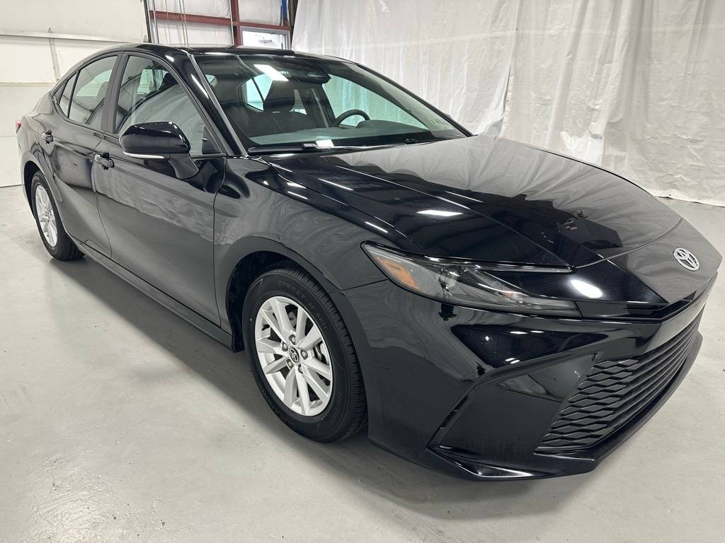 2025 Toyota Camry Hybrid LE — Sedan — 21,292 mi — Middletown, PA