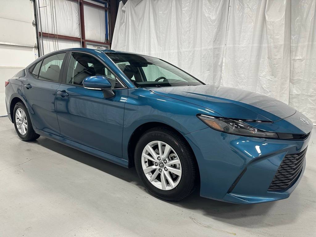 2025 Toyota Camry LE — Sedan — 11,859 mi — Middletown, PA