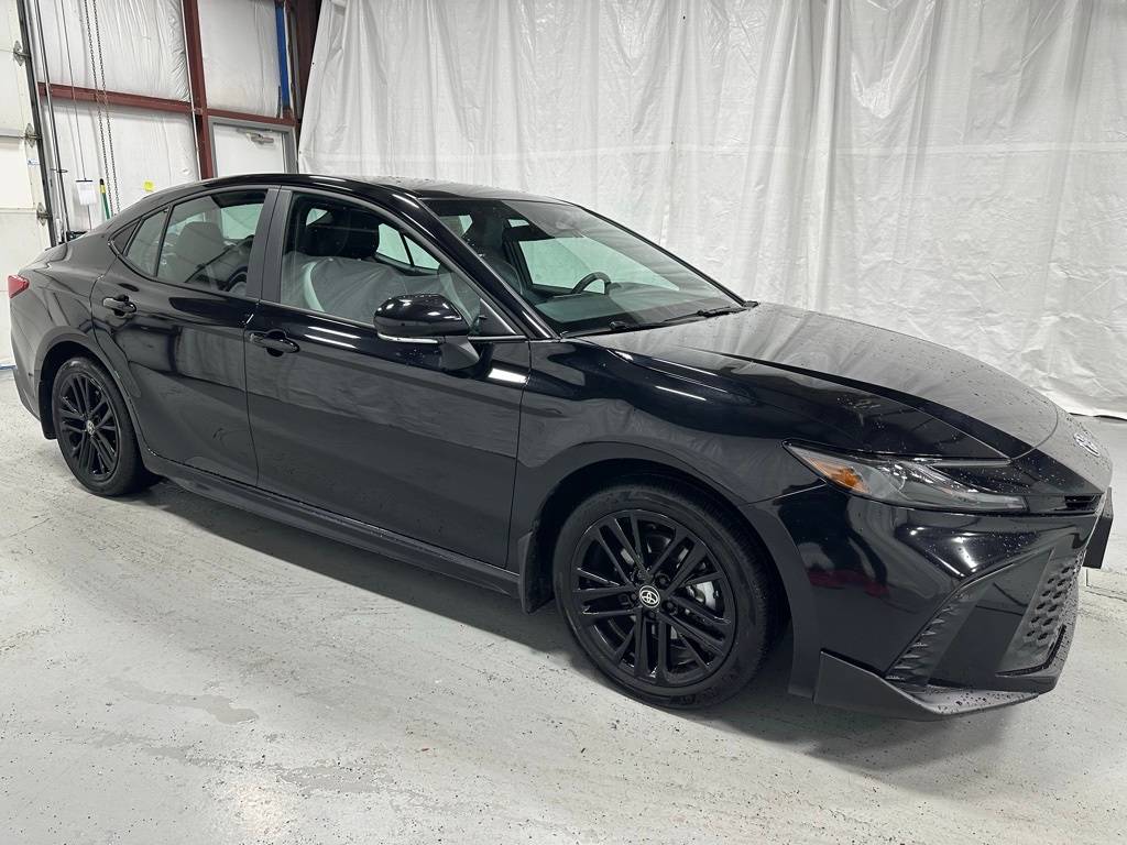 2025 Toyota Camry SE — Sedan — 17,163 mi — Middletown, PA
