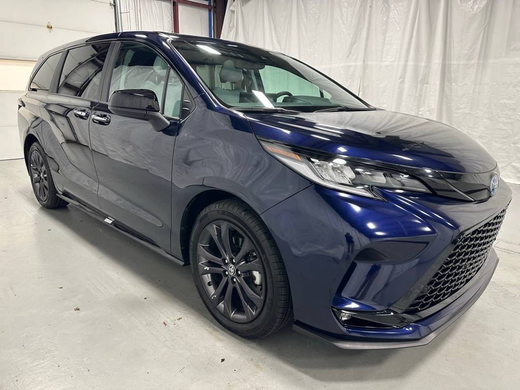 2025 Toyota Sienna XSE — Minivan — 12,142 mi — Middletown, PA