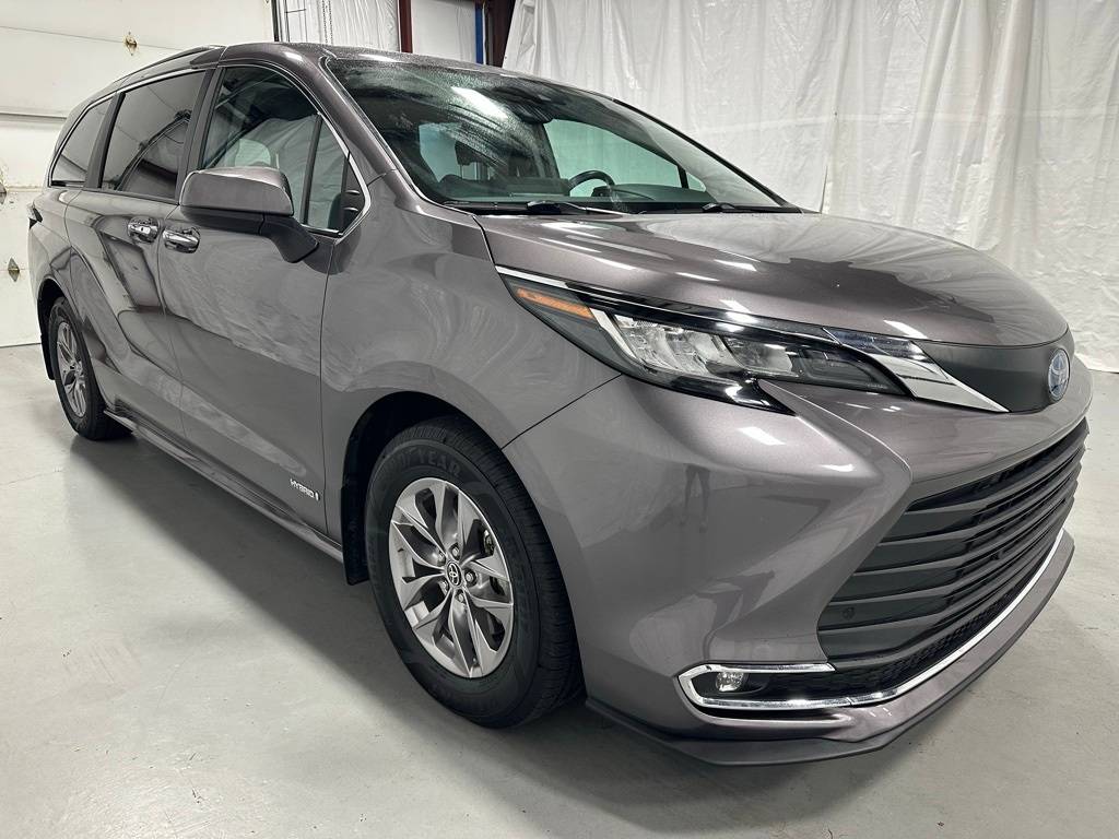 2021 Toyota Sienna XLE — Minivan — 52,402 mi — Middletown, PA