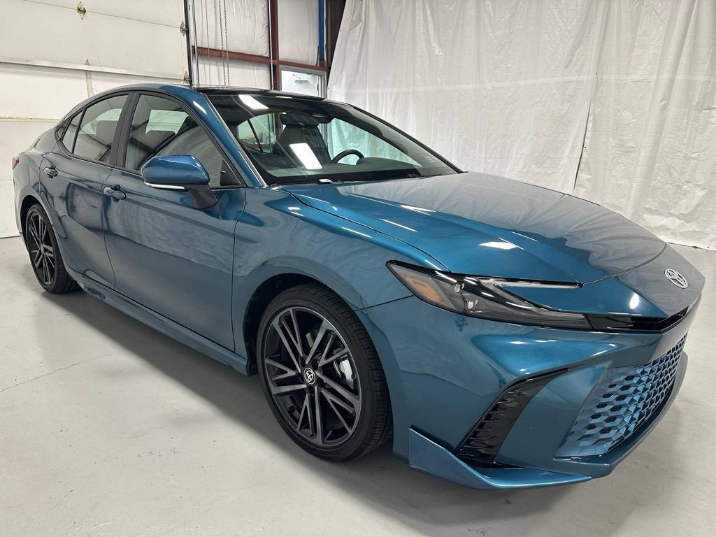 2025 Toyota Camry Hybrid XSE — Sedan — 11,401 mi — Middletown, PA
