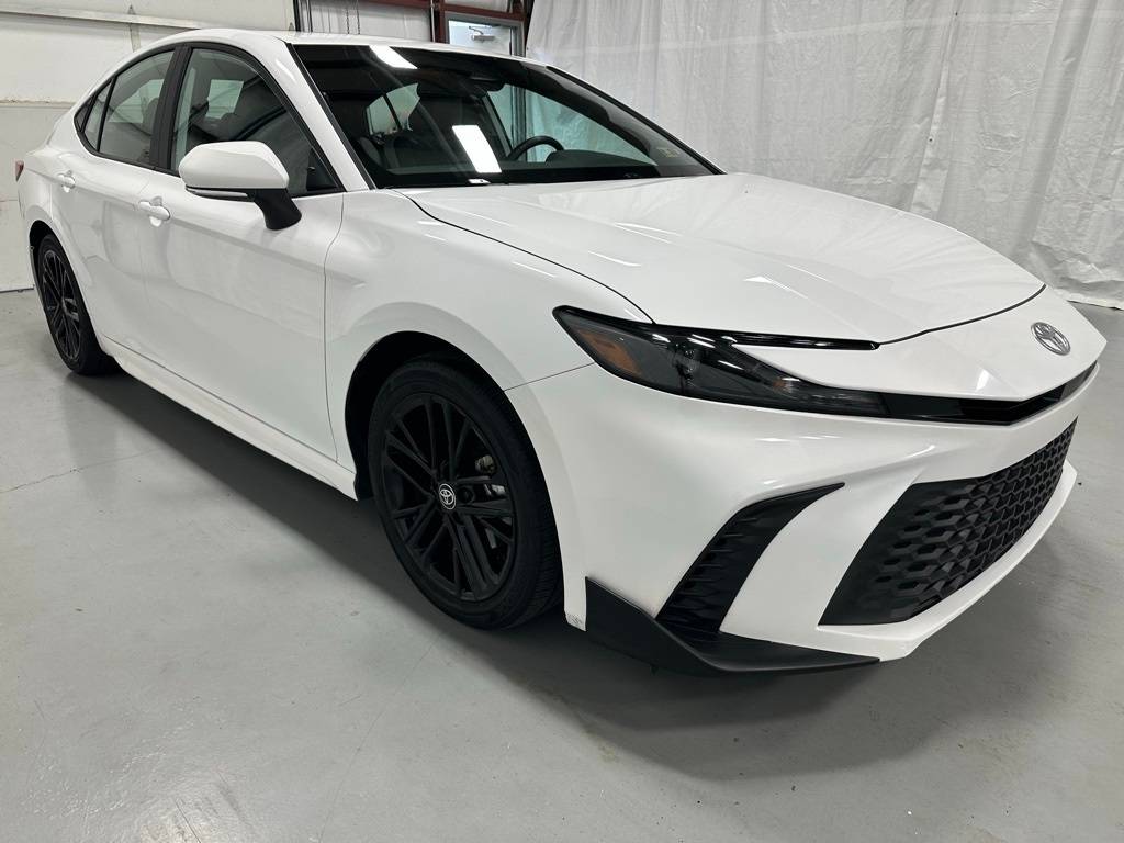 2025 Toyota Camry Hybrid SE — Sedan — 22,686 mi — Middletown, PA