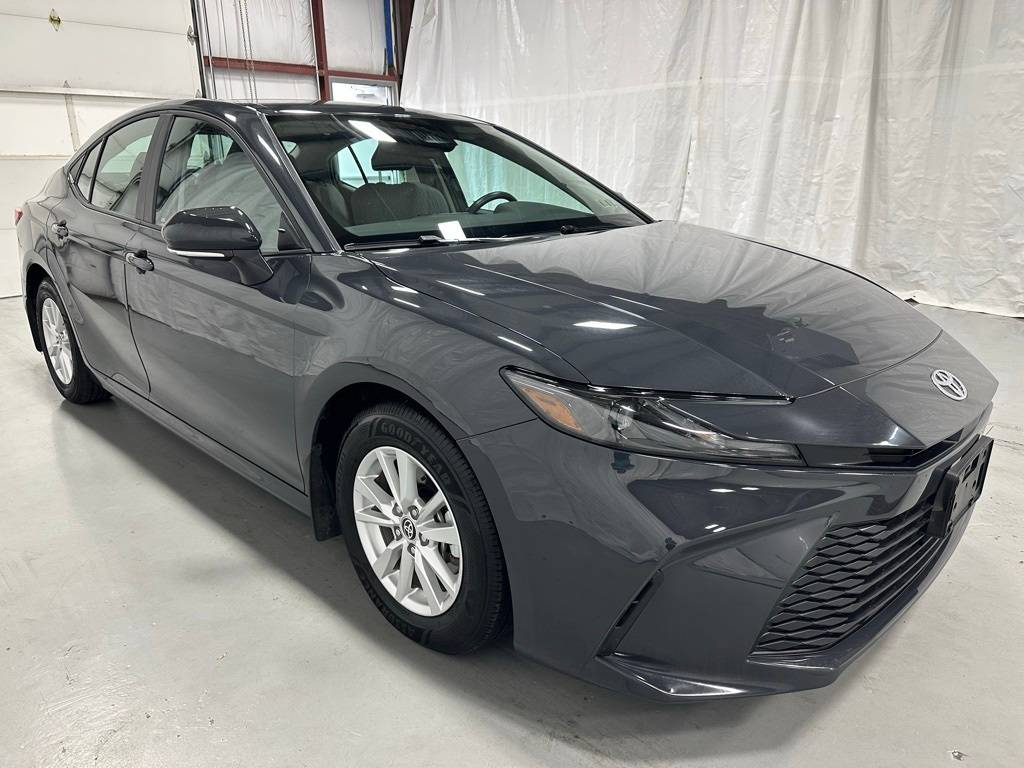 2025 Toyota Camry Hybrid LE — Sedan — 15,935 mi — Middletown, PA