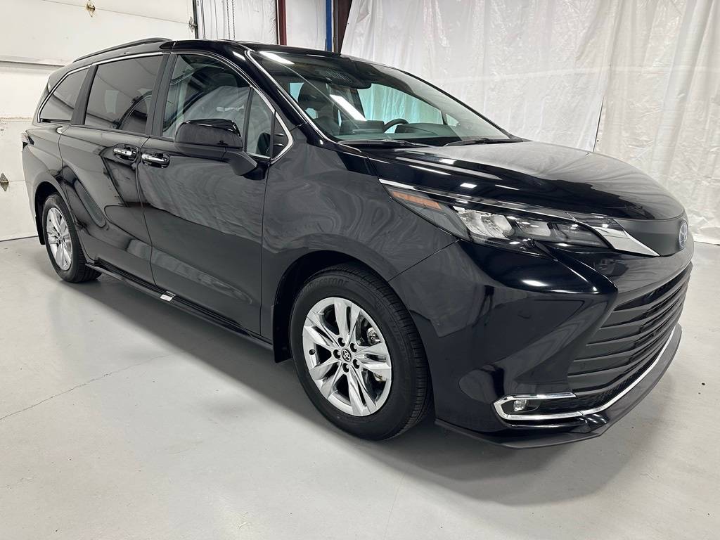2024 Toyota Sienna XLE — Minivan — 13,187 mi — Middletown, PA