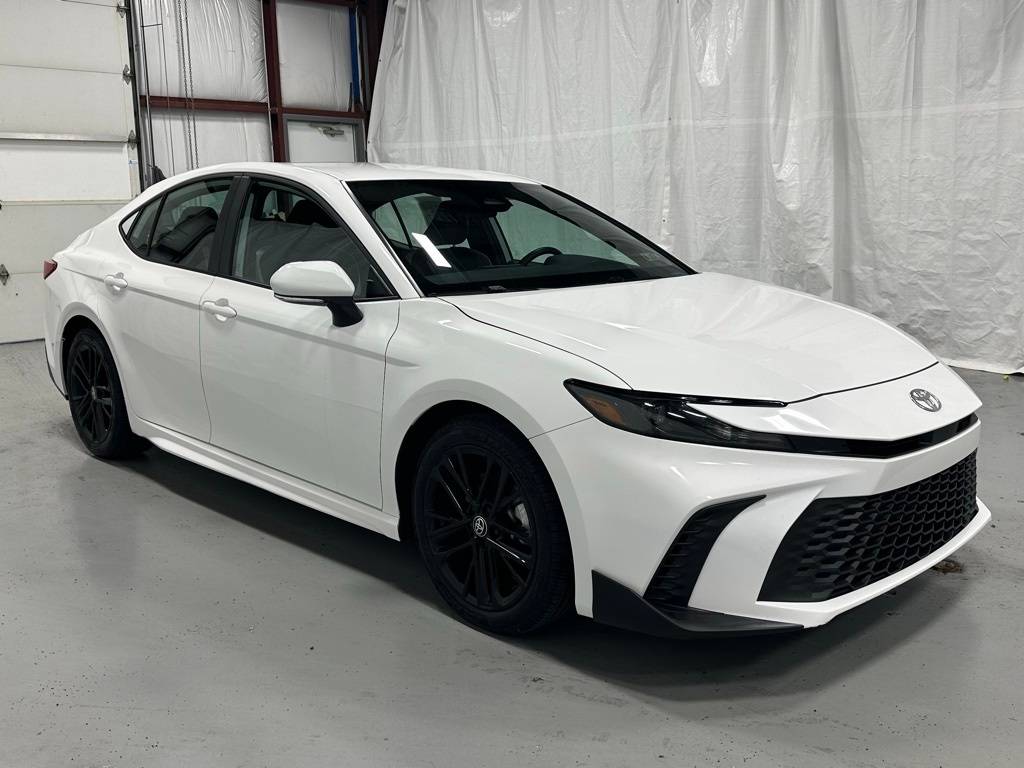 2025 Toyota Camry SE — Sedan — 17,878 mi — Middletown, PA