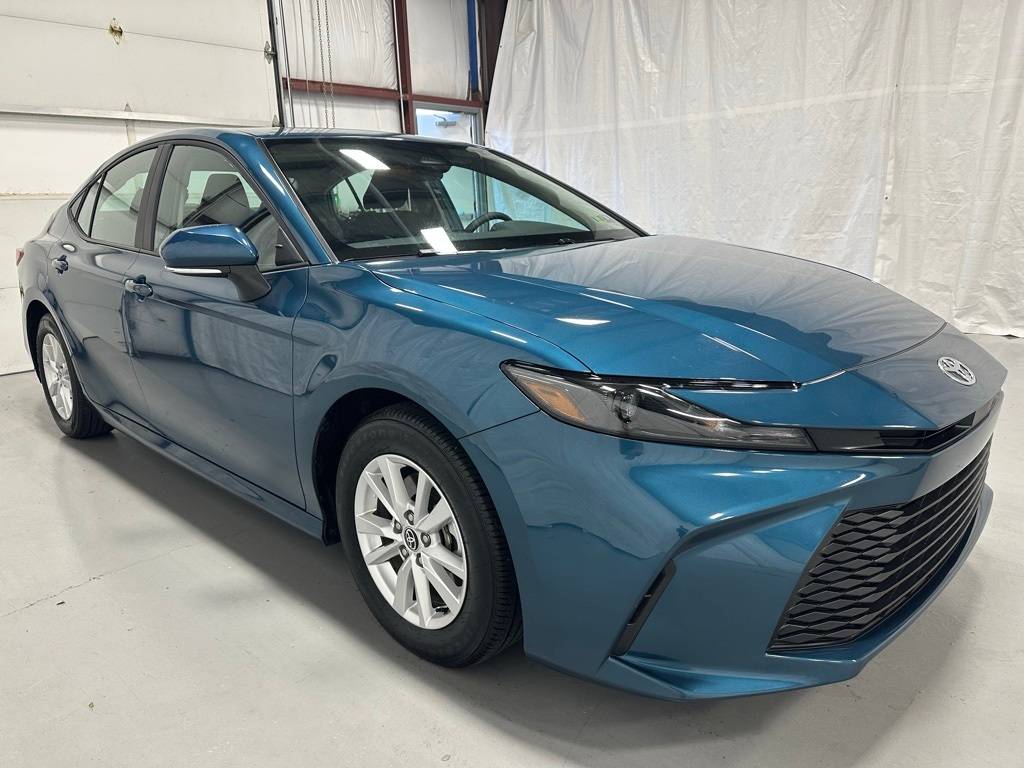2025 Toyota Camry Hybrid LE — Sedan — 20,442 mi — Middletown, PA