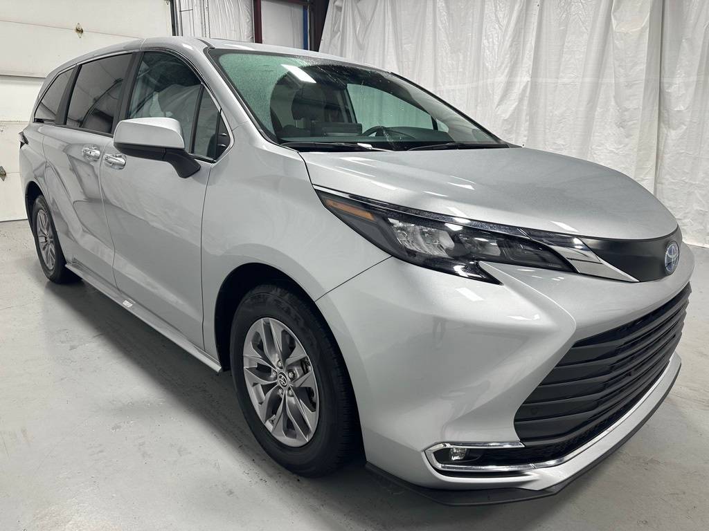 2024 Toyota Sienna XLE — Minivan — 18,724 mi — Middletown, PA
