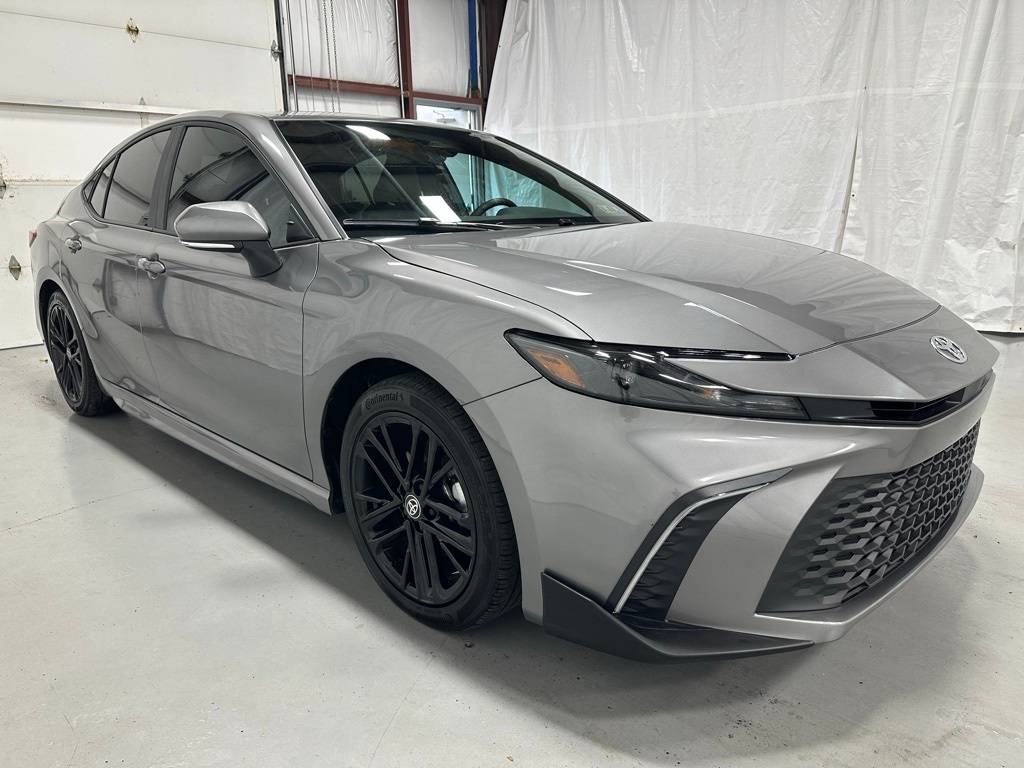 2025 Toyota Camry Hybrid SE — Sedan — 20,234 mi — Middletown, PA