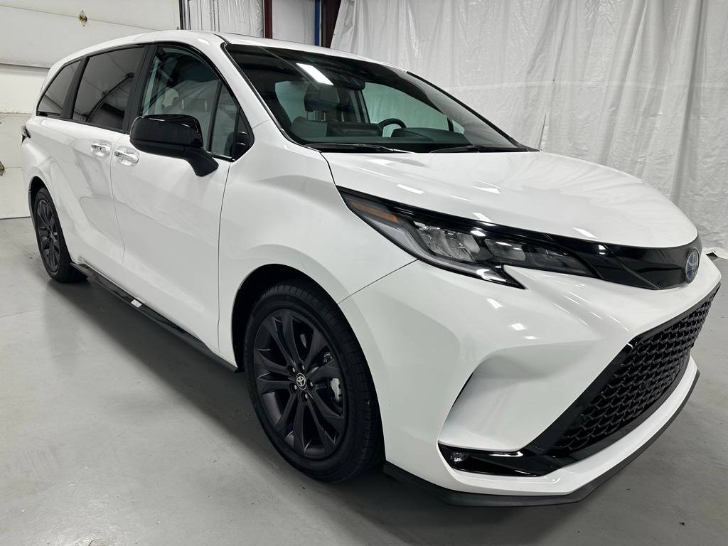 2025 Toyota Sienna XSE — Minivan — 13,804 mi — Middletown, PA