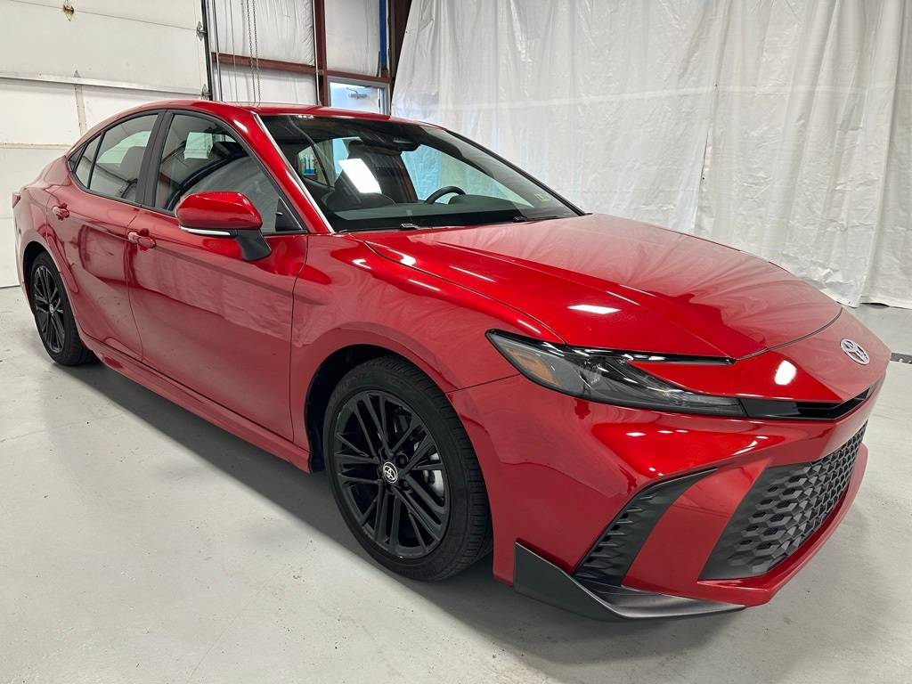 2025 Toyota Camry Hybrid SE — Sedan — 18,272 mi — Middletown, PA