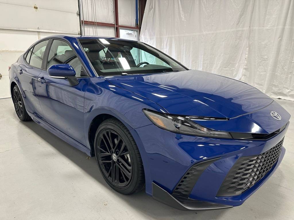 2025 Toyota Camry Hybrid SE — Sedan — 20,545 mi — Middletown, PA
