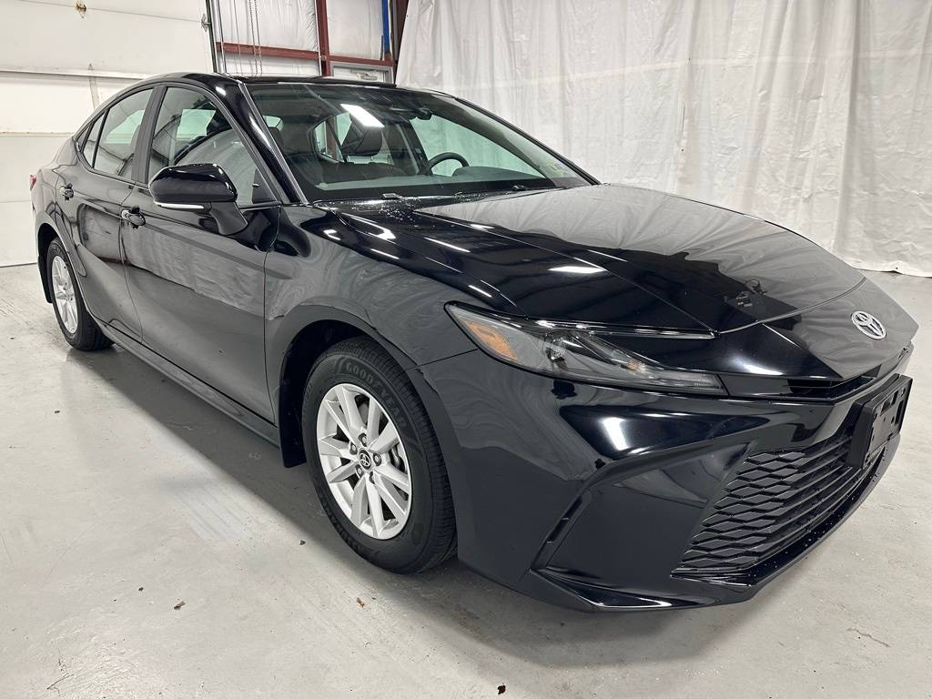 2025 Toyota Camry Hybrid LE — Sedan — 13,780 mi — Middletown, PA
