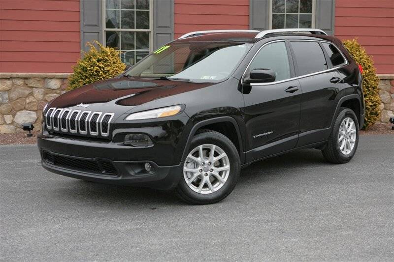 2017 Jeep Cherokee Latitude — SUV — 92,002 mi — Strasburg, PA