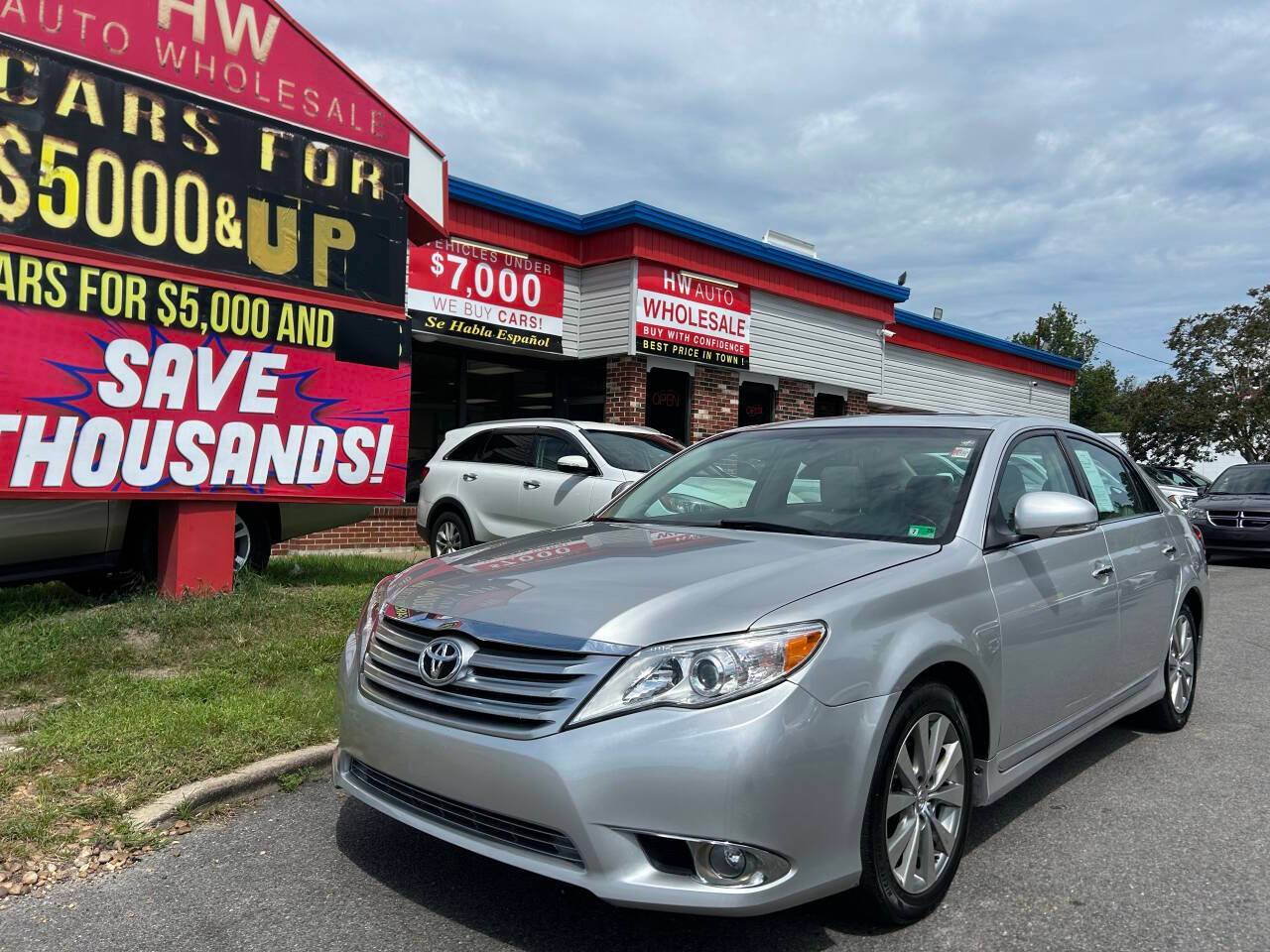 2011 Toyota Avalon Limited — Sedan — 100,436 mi — Norfolk, VA