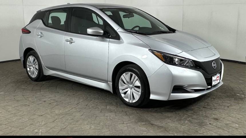 2023 Nissan LEAF S — Hatchback — 8,290 mi — Maumee, OH