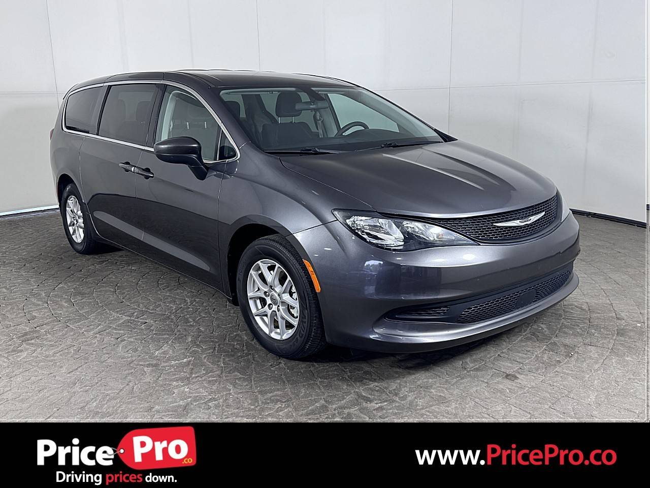 2022 Chrysler Voyager LX — Minivan — 70,563 mi — Maumee, OH