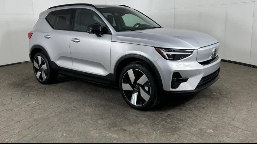 2023 Volvo XC40 Recharge Ultimate — SUV — 2,941 mi — Maumee, OH