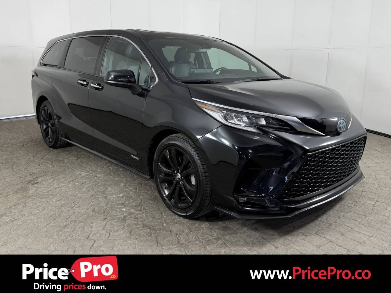 2021 Toyota Sienna XSE — Minivan — 35,154 mi — Maumee, OH