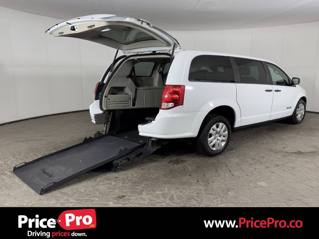 2019 Dodge Grand Caravan SE — Minivan — 108,946 mi — Maumee, OH