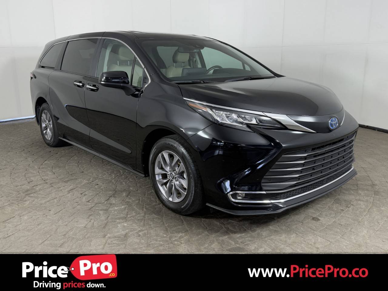2023 Toyota Sienna XLE — Minivan — 36,231 mi — Maumee, OH