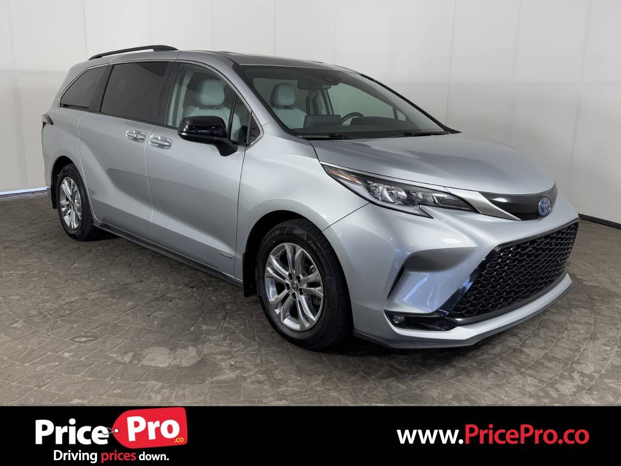 2021 Toyota Sienna XSE — Minivan — 51,842 mi — Maumee, OH