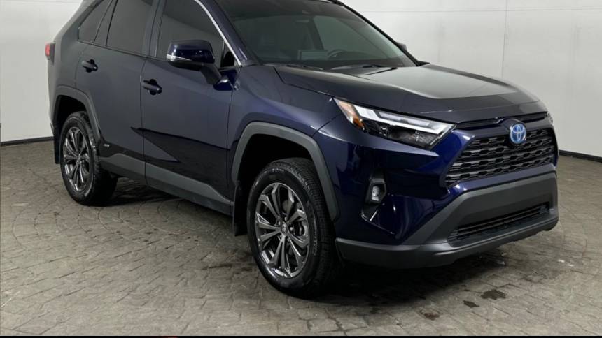 2024 Toyota RAV4 Hybrid XLE Premium — SUV — 8,427 mi — Maumee, OH