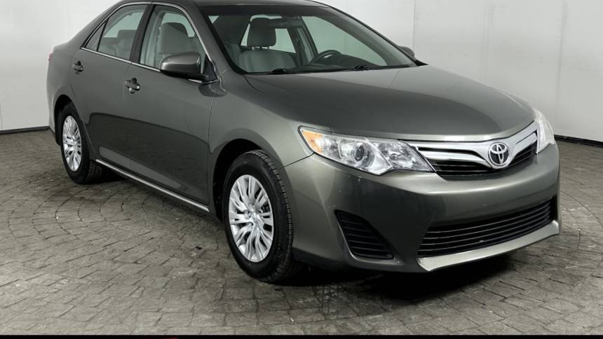 2014 Toyota Camry LE — Sedan — 110,580 mi — Maumee, OH