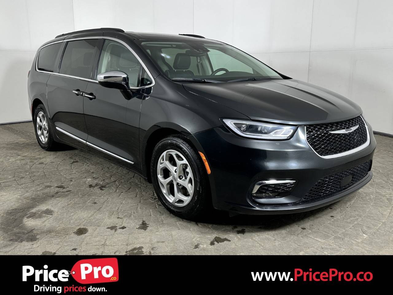 2023 Chrysler Pacifica Limited — Minivan — 53,798 mi — Maumee, OH
