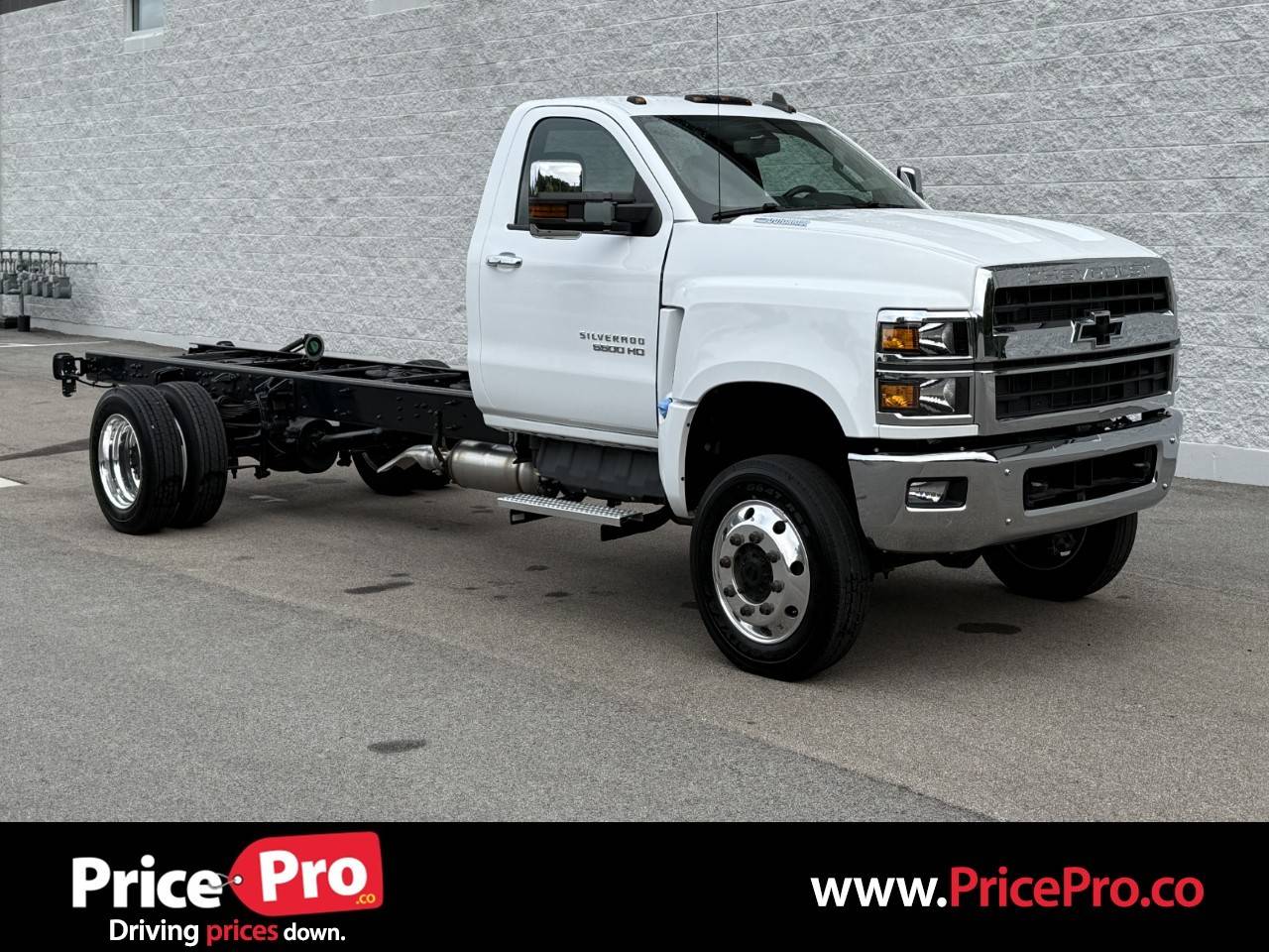 2023 Chevrolet Silverado MD Work Truck — Chassis Cab Truck — 340 mi — Maumee, OH
