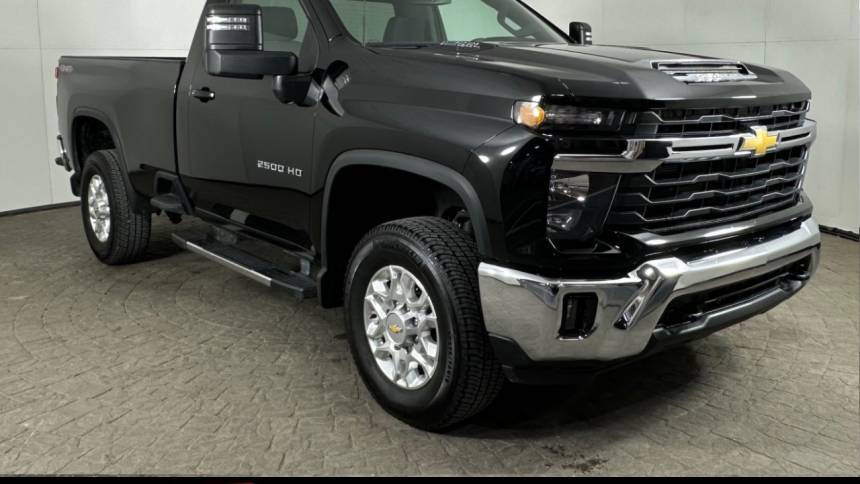 2024 Chevrolet Silverado 2500HD LT — Pickup Truck — 4,137 mi — Maumee, OH