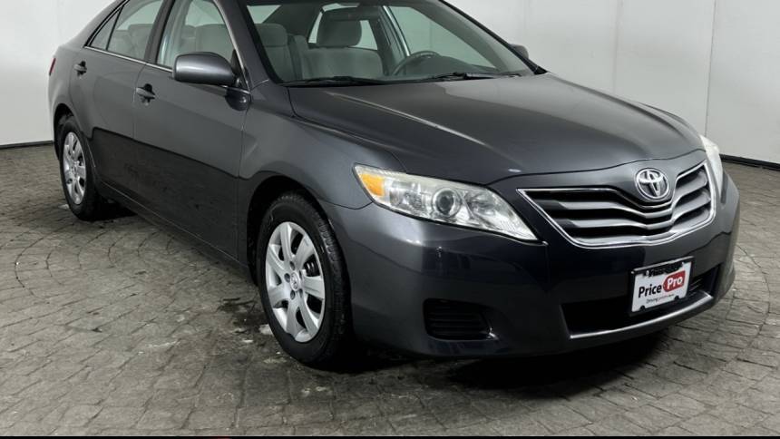 2011 Toyota Camry LE — Sedan — 114,615 mi — Maumee, OH