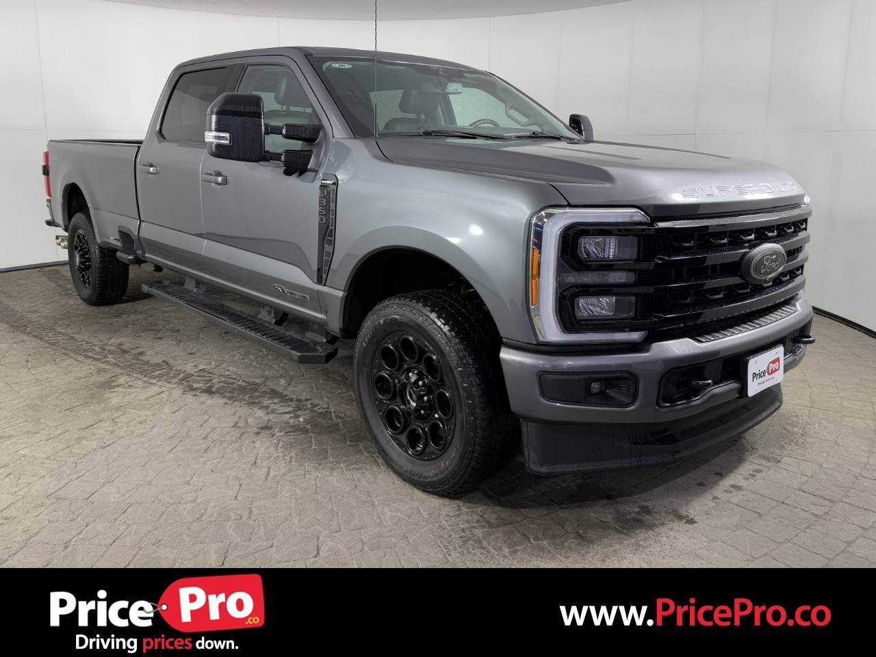 2024 Ford Super Duty F-350 LARIAT — Pickup Truck — 22,320 mi — Maumee, OH