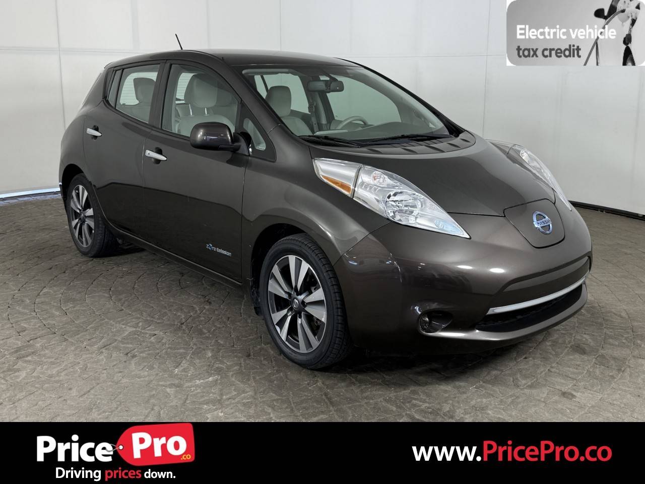 2016 Nissan LEAF SV — Hatchback — 69,400 mi — Maumee, OH