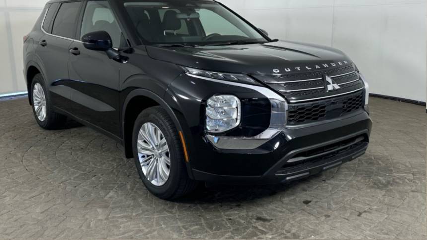 2024 Mitsubishi Outlander ES — SUV — 2,189 mi — Maumee, OH