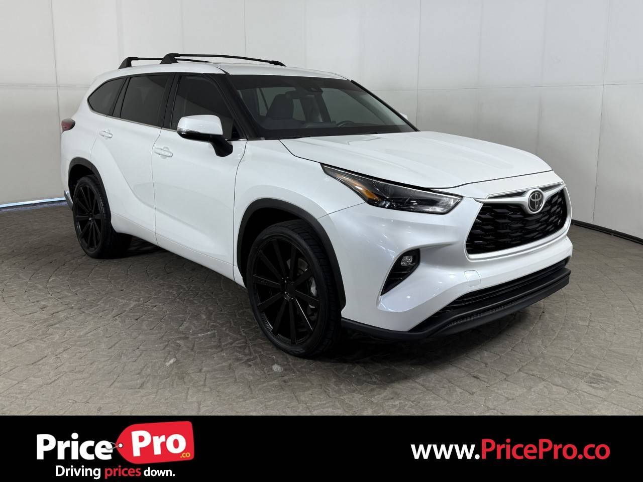 2023 Toyota Highlander LE — SUV — 19,406 mi — Maumee, OH