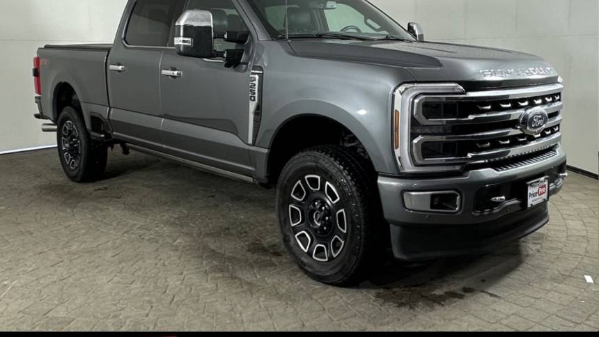2024 Ford Super Duty F-250 Platinum — Pickup Truck — 11,271 mi — Maumee, OH