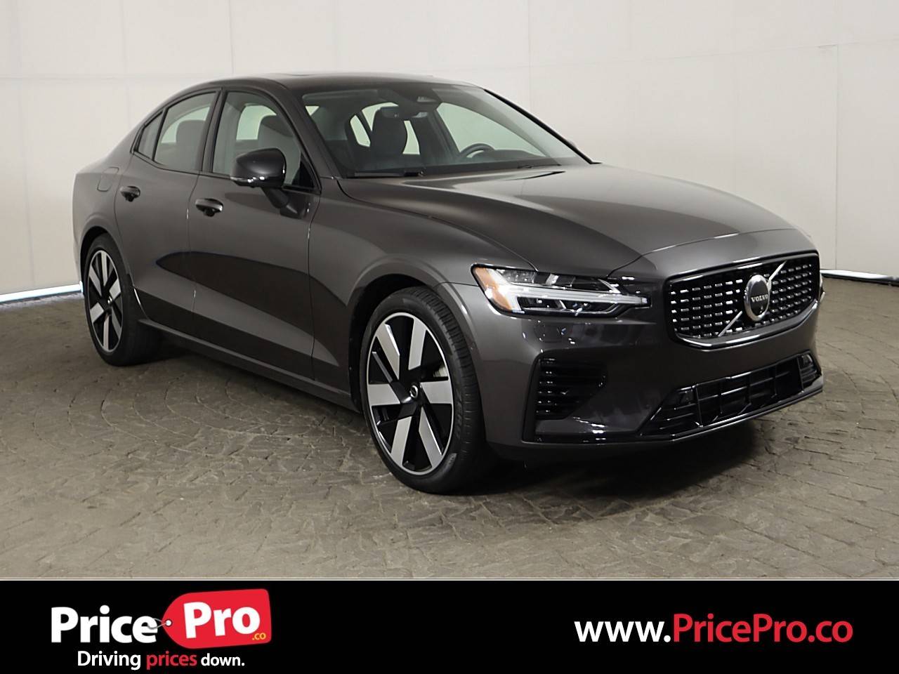 2025 Volvo S60 Plug-In Hybrid Ultra — Sedan — 20,961 mi — Maumee, OH