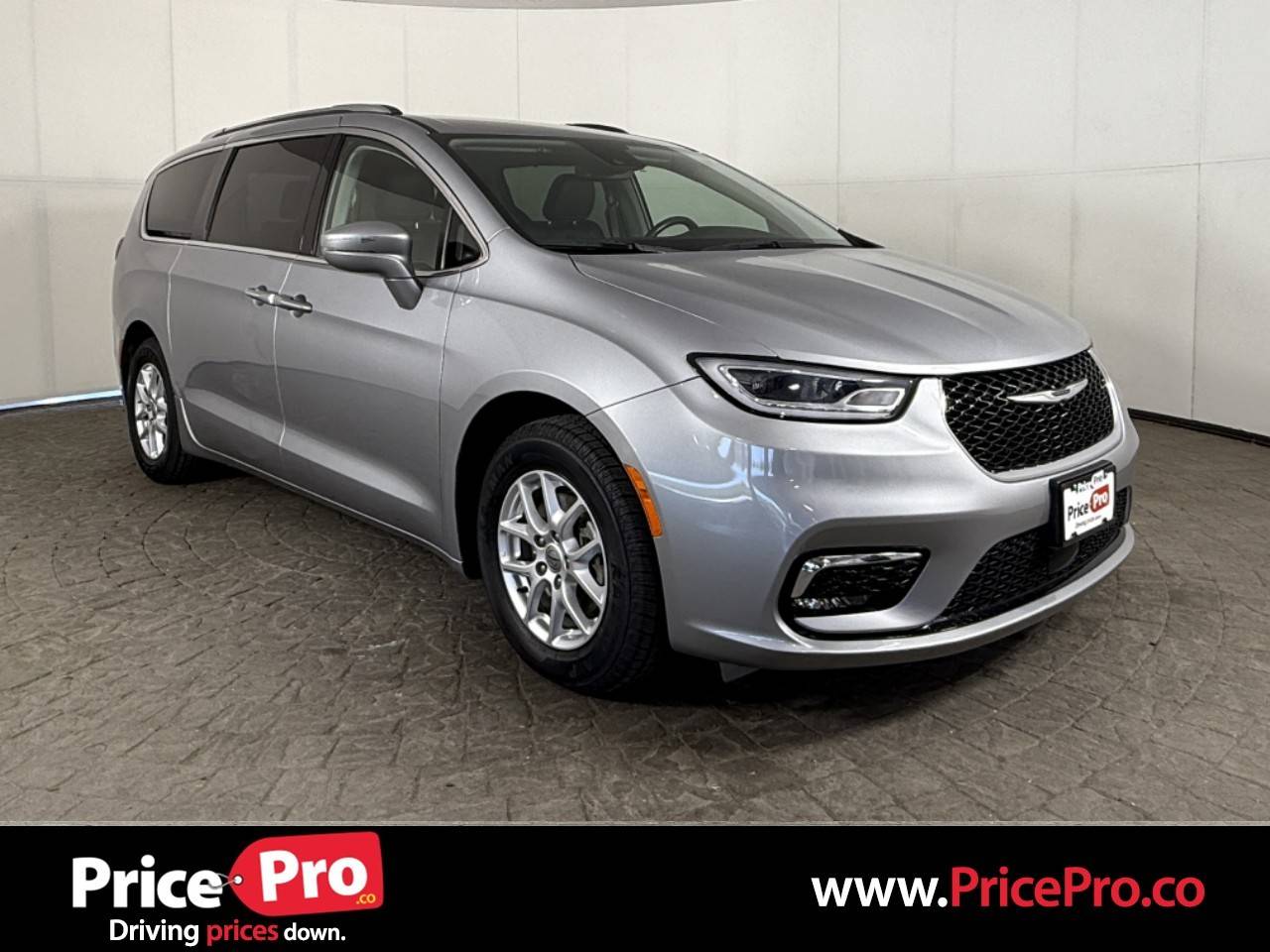 2021 Chrysler Pacifica Touring L — Minivan — 32,293 mi — Maumee, OH