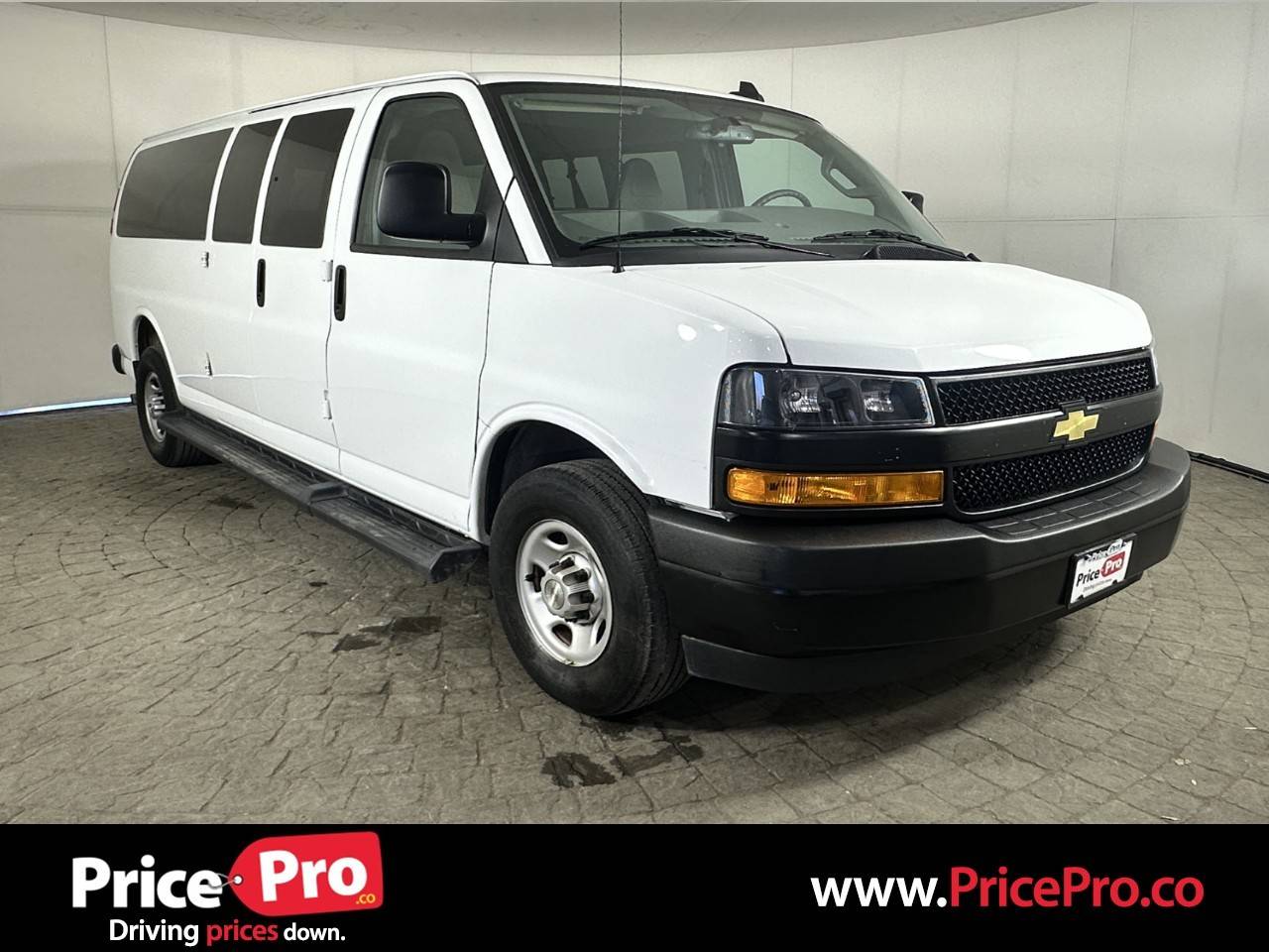 2022 Chevrolet Express Passenger LS — Passenger Van — 43,249 mi — Maumee, OH