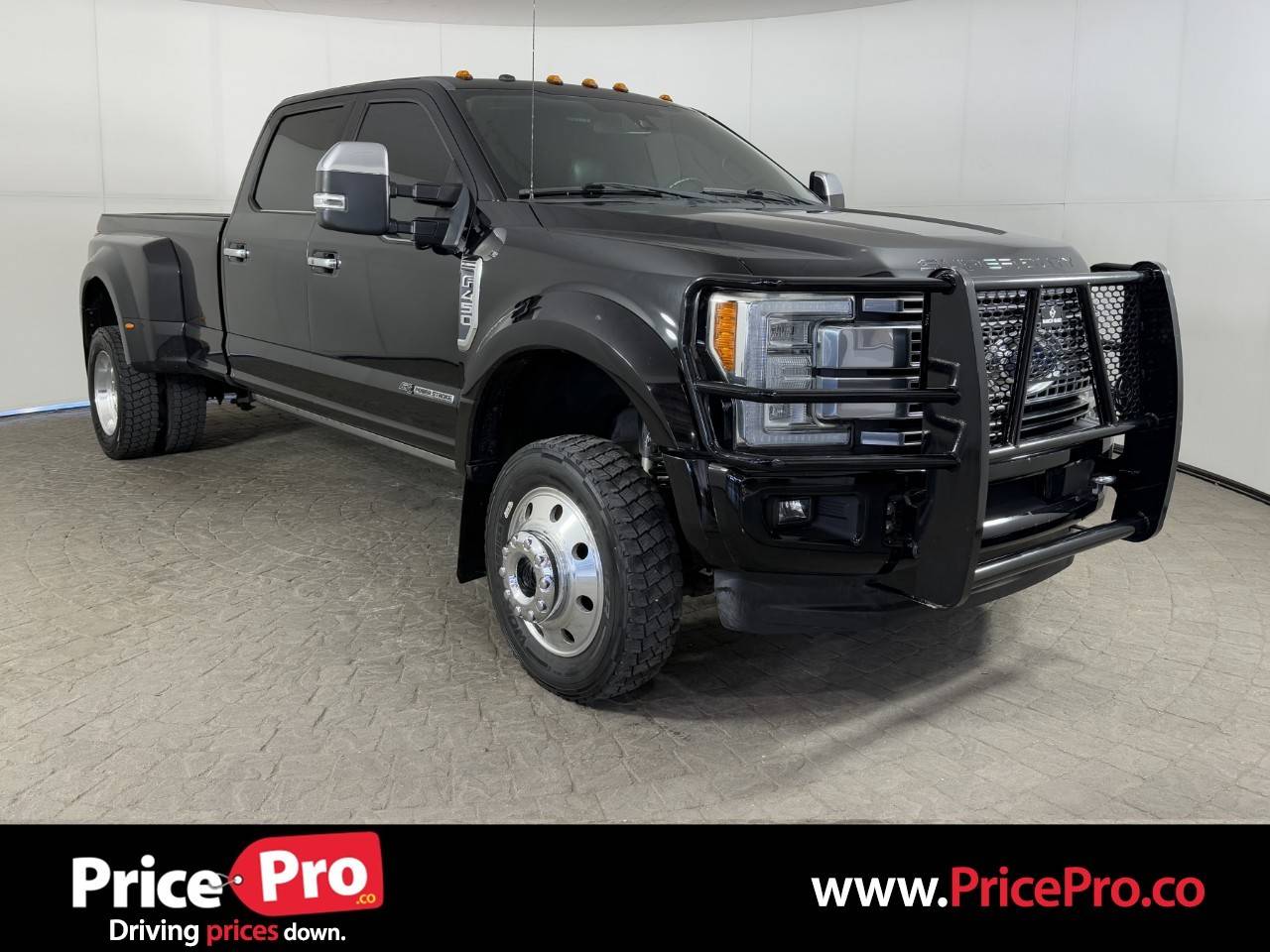 2017 Ford Super Duty F-450 Platinum — Pickup Truck — 51,528 mi — Maumee, OH