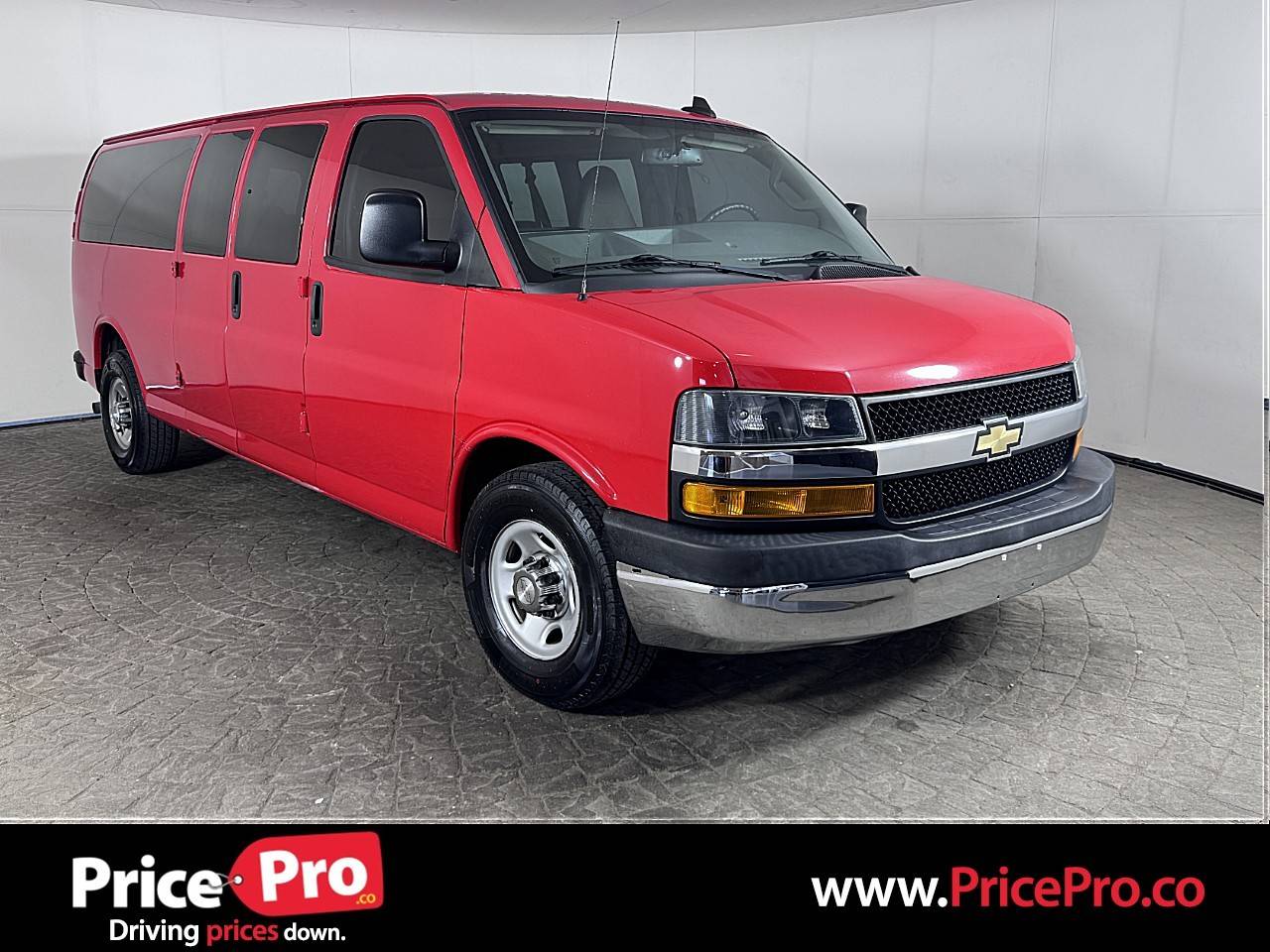 2018 Chevrolet Express Passenger LT — Passenger Van — 100,862 mi — Maumee, OH