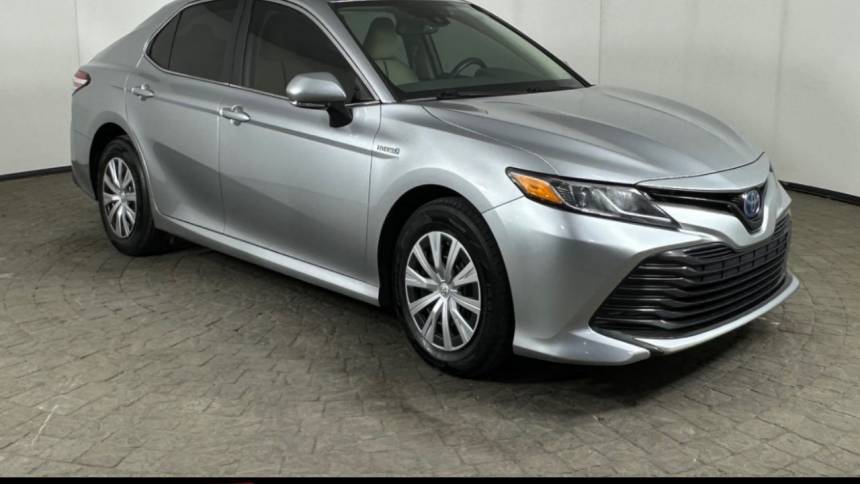 2019 Toyota Camry Hybrid LE — Sedan — 71,901 mi — Maumee, OH
