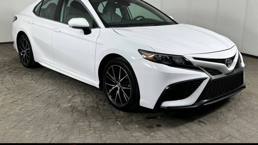 2024 Toyota Camry SE — Sedan — 11,928 mi — Maumee, OH