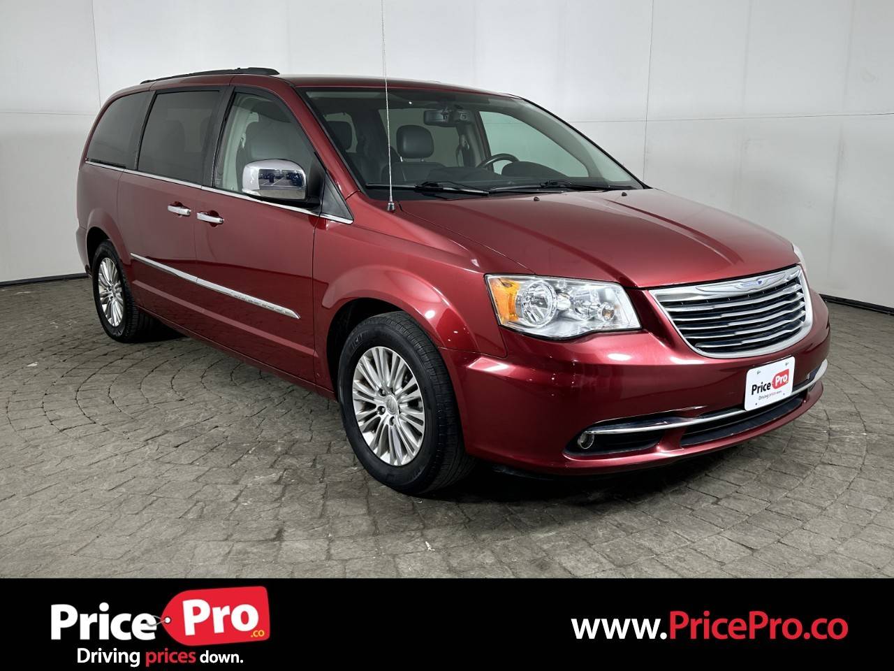 2015 Chrysler Town & Country Touring-L — Minivan — 143,413 mi — Maumee, OH