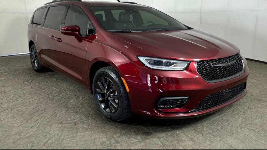 2022 Chrysler Pacifica Touring L — Minivan — 22,907 mi — Maumee, OH
