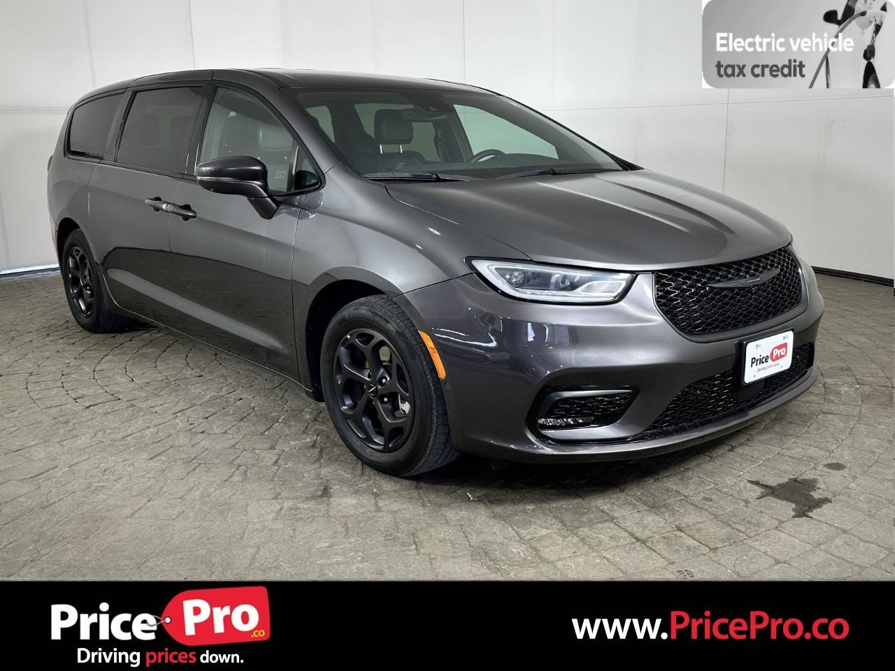 2022 Chrysler Pacifica Hybrid Touring L — Minivan — 71,859 mi — Maumee, OH