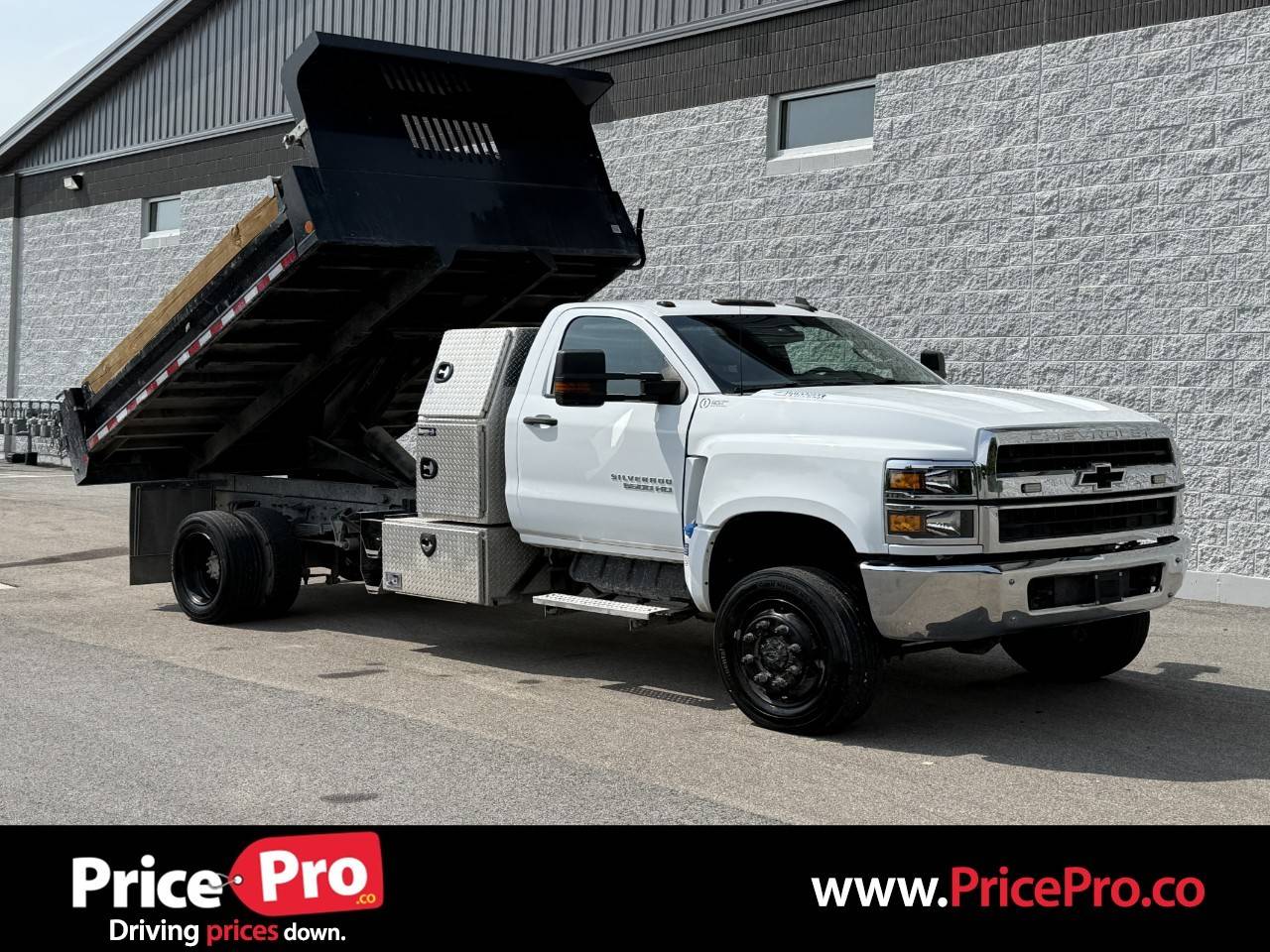 2022 Chevrolet Silverado MD Work Truck — Chassis Cab Truck — 10,953 mi — Maumee, OH